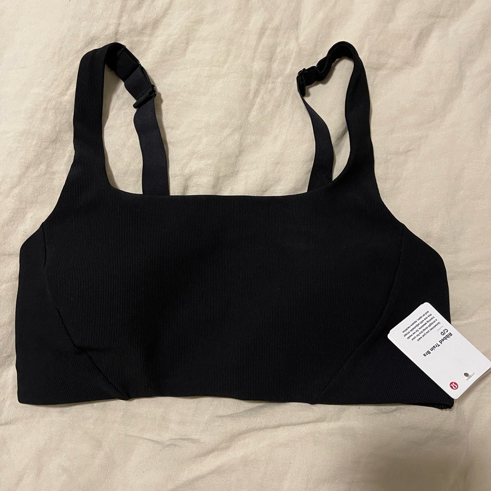 Lululemon ribbed train bra C/D cup
